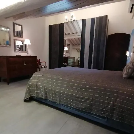 Romantica Mansarda * Ferrara