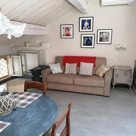 Romantica Mansarda * Ferrara