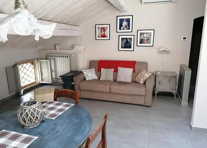 Romantica Mansarda * Ferrara